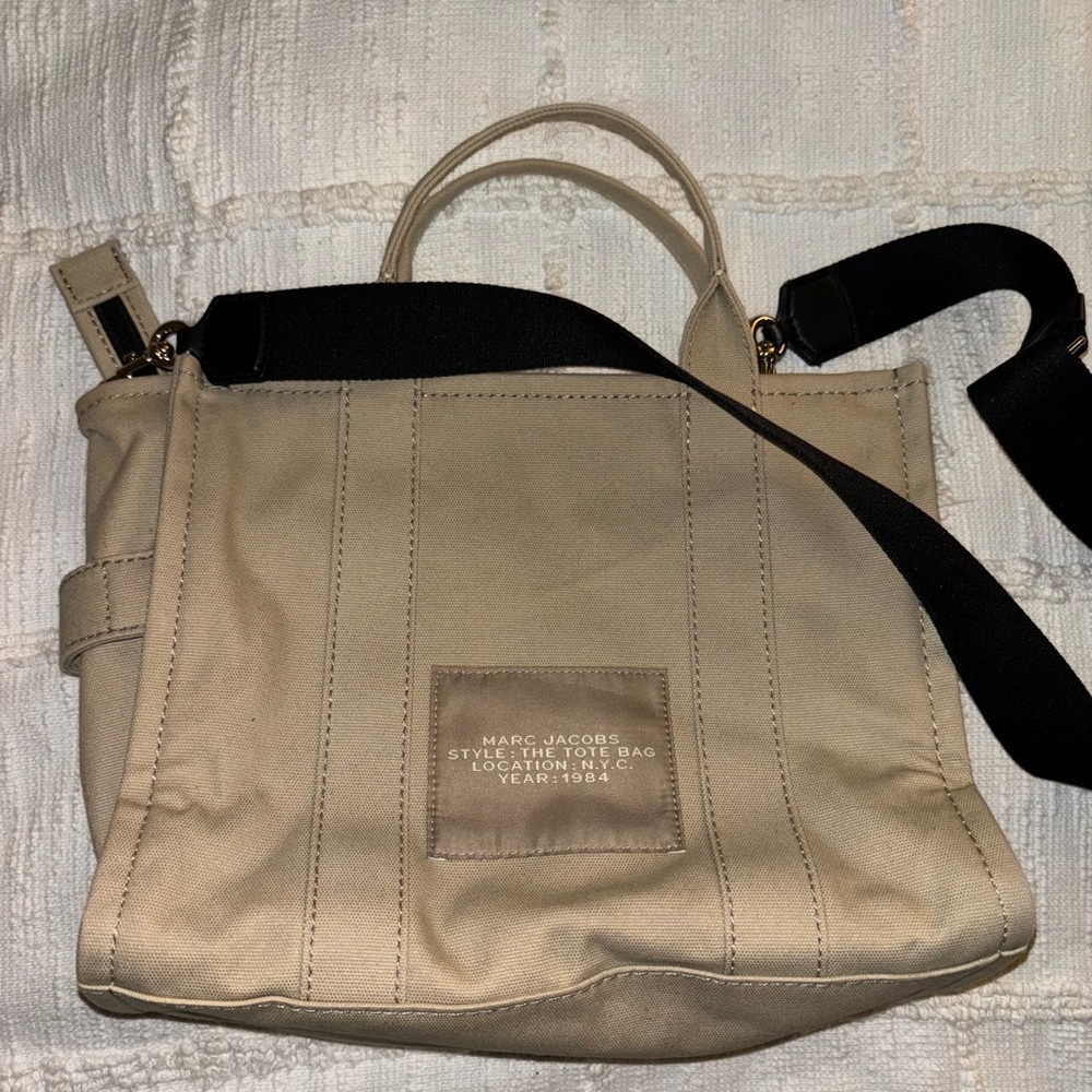 Marc Jacobs Tan Tote Bag with Black Straps - Picture 2 of 3